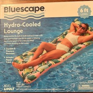 NEW—Bluescape 6ft Pool Float